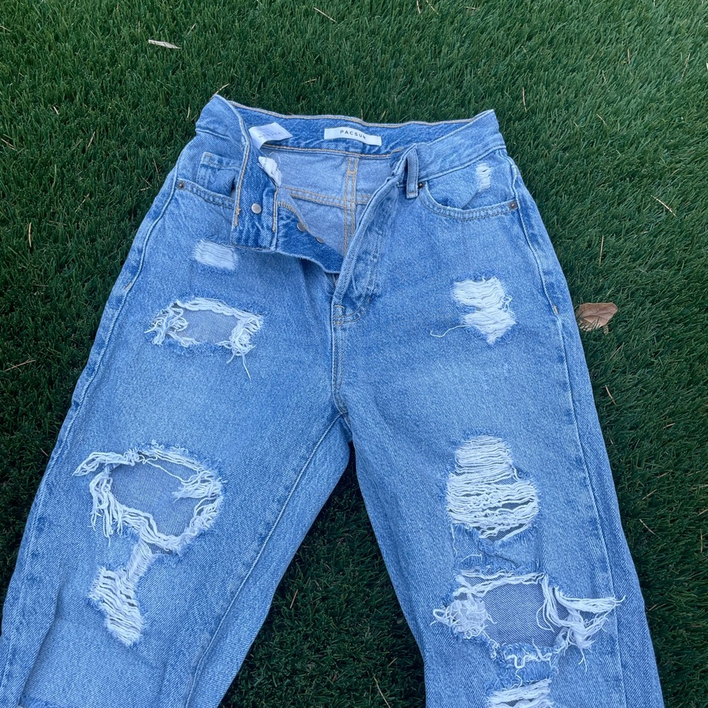 High waisted ripped pacSun jeans